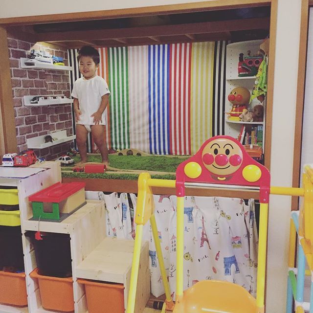 Instagram (79160)