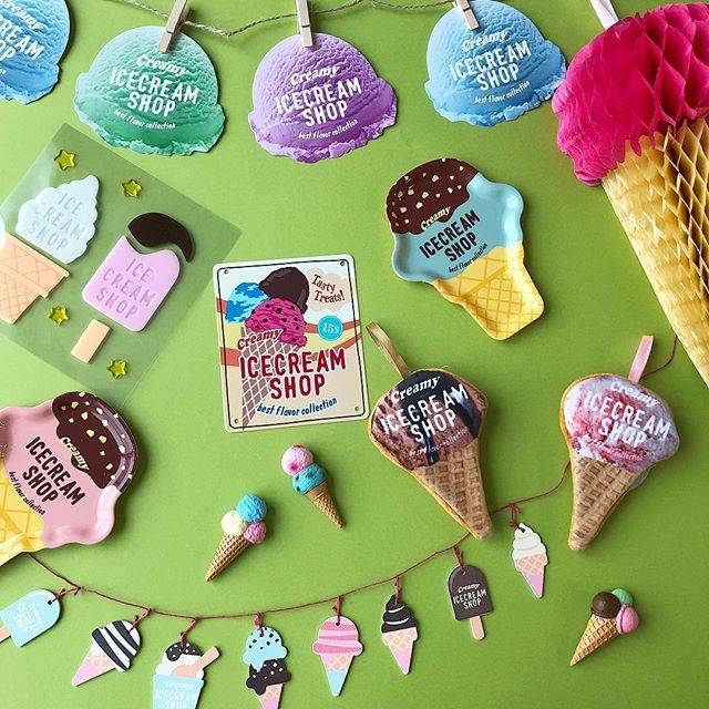cando/キャンドゥ on Instagram: “憧れのアイスクリーム屋さん、はじめませんか？ #アイスクリーム #ハニカムオーナメント #ダイカットガーランド #ポーチオーナメント #ブリキボード #ウッドオーナメント #ジェルインテリアステッカー #モチーフマグネット #ウォールステッカー #ＰＰダイカットトレイ…” (155405)