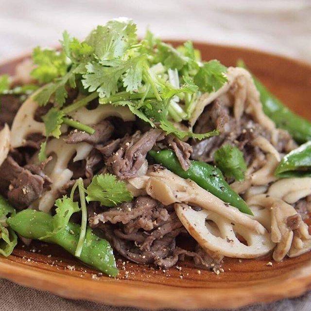 @haier_japan on Instagram: “- 人気デリスタグラマーが考案！秋の電子レンジレシピ！ 【牛肉とれんこんと舞茸のエスニック炒め】 スパイスの効いた本格的エスニック料理をレンジで簡単に作れるレシピ。下味に牛肉・胡麻油・片栗粉をまぶすことで牛肉が柔らかく、しっとりとした仕上がりになります。…” (175021)