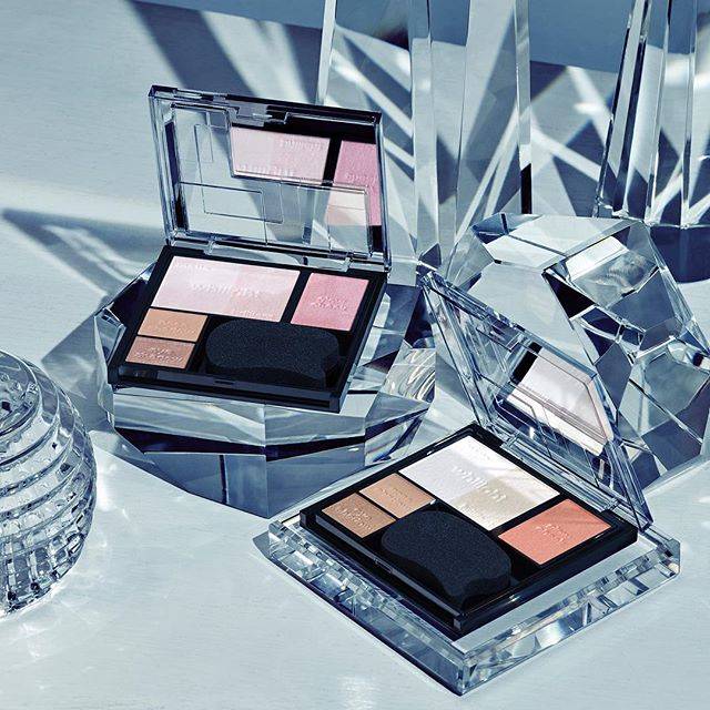 KATE｜ケイト on Instagram: “#ホワイトシェイピングパレット 新登場。 . 新発売の#ホワイトシェイピングパレット は、 選べる2色展開。 好みの色でメリハリ感をつくってみて。 （左）WT-2 パープルホワイト （右）WT-1 ホワイト . 2月1日新発売。 . #ケイト  #KATE…” (182510)