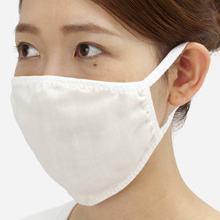洗ってくり返し使える、ムレにくいマスク。