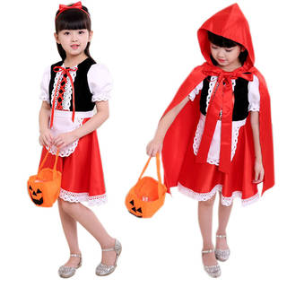 今年のハロウィンパーティーは、赤ずきんコスチュームでか...