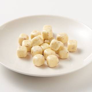 食物繊維を含んだチョコレートが使われています。アーモン...